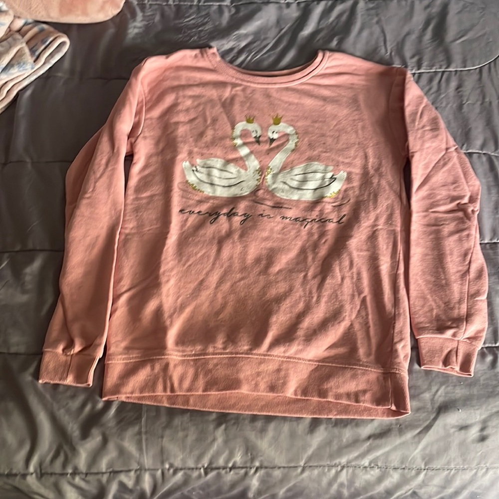 Basic crewneck sweatshirt